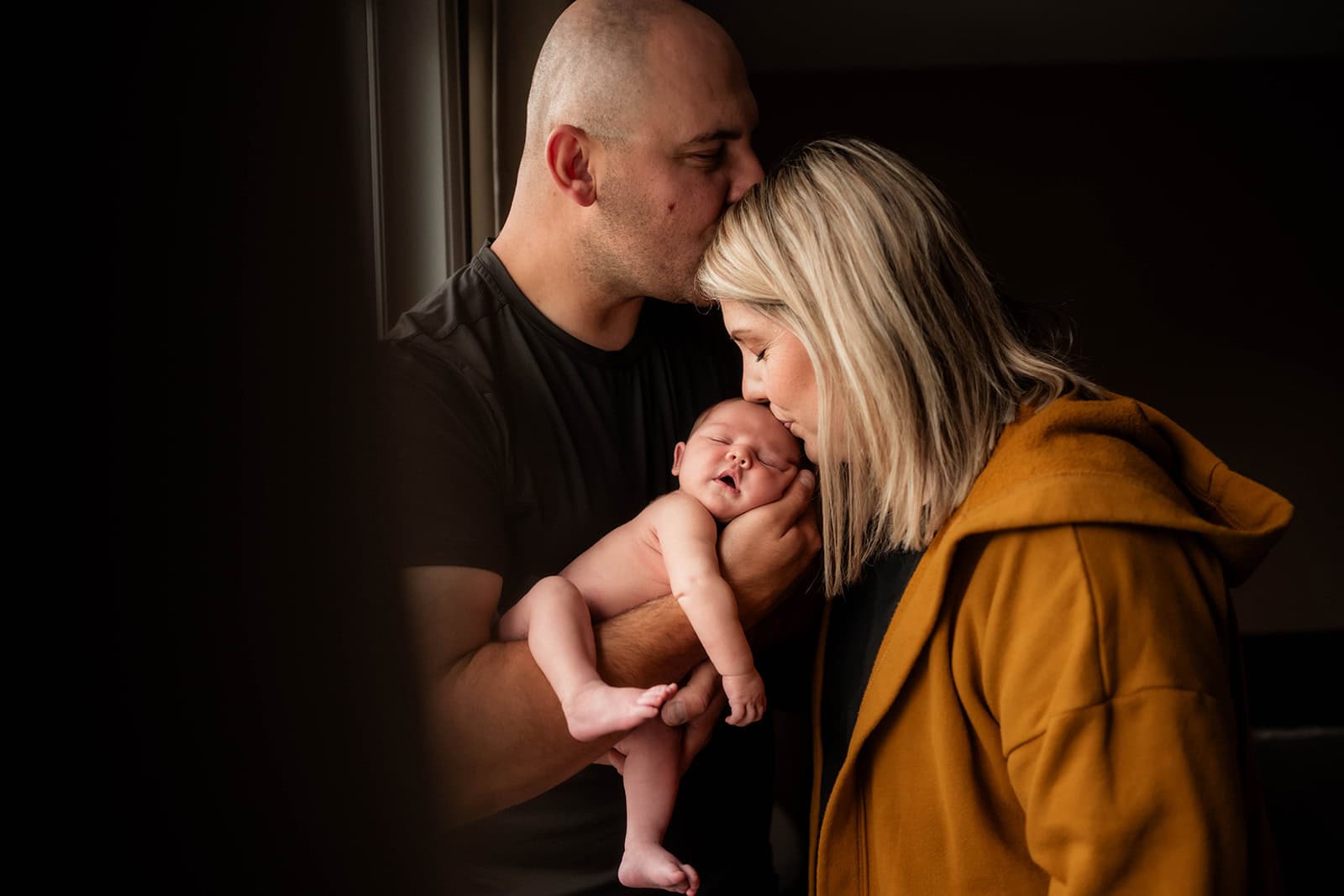 kelly-wojtek-maja-newborn.jpg